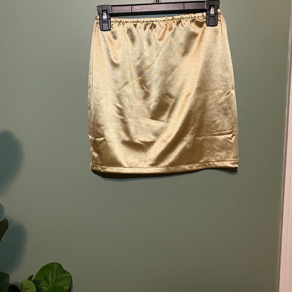 Gold split mini skirt - Picture 7 of 8